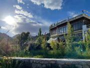 THE WILLOW HOUSE