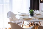 Business and Travel Lounge with Private Parking Business and Travel Lounge with Private Parking