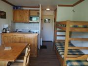 Studio lumineux avec balcon, accès direct aux pistes - FR-1-344-983