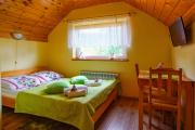 DOMEK NA ZARZECZU DOMEK NA ZARZECZU