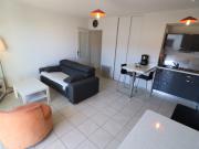 Appartement T2 avec Terrasse, Parking et Piscine à Sète, proche Plage - FR-1-472-117