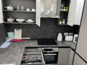 Cosy & Modern Top Floor 1-bedroom Apartment