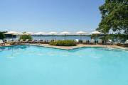 Top Shelter Island