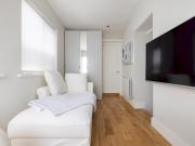 Chic Apartment, Steps away from Kings Rd Chelsea - Pass the Keys