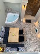 Kyrangelo Traditional House with outdoor jacuzzi