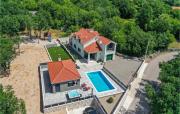 Beautiful Home In Zagvozd With 4 Bedrooms, Outdoor Swimming Pool And Heated Swimming Pool