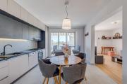 Modern 90 m2 apt with balcony w the sea view Modern 90 m2 apt with balcony w the sea view
