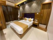 Hotel BKC CROWN - Near Trade Centre, Visa Consulate