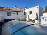 LAugustémile au bord de leau