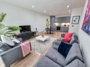 Luxury City Centre Townhouse with Parking