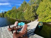 Le petit chalet sur le lac