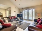 Fantastic 7 Bed 6 Bath in Prestigious Gated Comm, villa