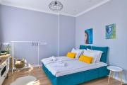 - The Blue Apartment - 1BD with Artistic Interior Design by Flat Mаnager