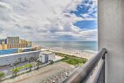 Cozy Myrtle Beach Studio Retreat Steps to Shore!