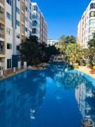 pool view, resort ambience at Metro Park min 30 nights