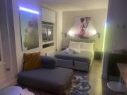 NEW LUXURY CYBERPUNK 1Bed Studio Serviced Apartment Notting Hill London Free WIFI & NETFLIX Central Location Perfect for Solo & Coupled Guests