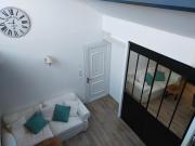 T2 de standing près du port, avec terrasse et clim