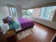 Rep Salvador, Quito 2-bedroom condo with parking and Netflix