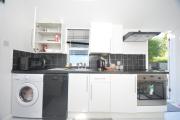 Adorable 1 bedroom guest house with free parking. Adorable 1 bedroom guest house with free parking.