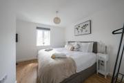 Stylish 2-bed home - For Company contractor and Leisure stays - NEC, Airport, HS2, Contractors, Resort World Stylish 2-bed home - For Company contractor and Leisure stays - NEC, Airport, HS2, Contractors, Resort World