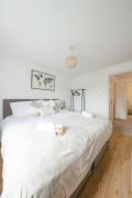Stylish 2-bed home - For Company contractor and Leisure stays - NEC, Airport, HS2, Contractors, Resort World Stylish 2-bed home - For Company contractor and Leisure stays - NEC, Airport, HS2, Contractors, Resort World