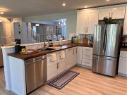 HoneyHomes Hackler Golf Course Home with Amenities