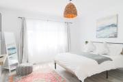 Family-Friendly Boho Stay - Sleeps 10 - Near the Falls
