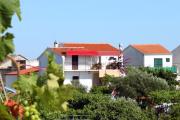 Apartments by the sea Sucuraj, Hvar - 6732