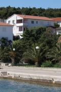 Apartments by the sea Banjol, Rab - 4952