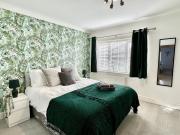 Luxury 3 Bed Detached Home In Windsor Luxury 3 Bed Detached Home In Windsor