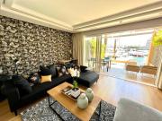 Parama 003 Secure, Luxurious Waterfront Apartment