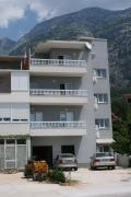 Apartments with a parking space Makarska - 6641