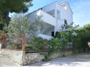 Apartments with parking space Stomorska, Solta - 11528