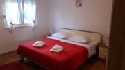 Apartments by the sea Vinisce, Trogir - 13775