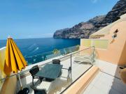 Magnificent Apt. with Sea View, Cliff & Marina