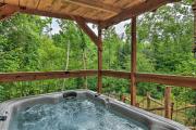Hand-Crafted Creekside Treehouse with Grill!