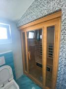 Apartments with parking space Makarska - 18898