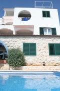 Family friendly apartments with a swimming pool Primosten - 4167