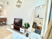 A 1-4 pax Cozy Studio TV Box Pool 100mps Wifi 3 bed Trefoil Setia Alam