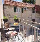 Apartment Center Old Town - 1min to palace