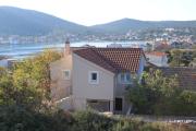 Family friendly house with a swimming pool Vinisce, Trogir - 7510