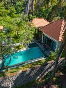 Coco Garden Pool Villas