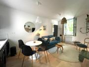 Avignon pedestrian area, charming, 3 persons