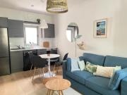 Avignon pedestrian area, charming, 3 persons