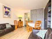 Appartement rénové 3 pièces · Centre station · Balcon · 6 personnes - FR-1-425-126