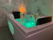 TrogLove: Balnéo détente dans une troglodyte