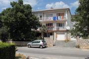 Apartments with parking space Novi Vinodolski - 2423