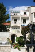 Apartments and rooms with WiFi Bol, Brac - 2875