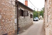 Apartments by the sea Milna, Brac - 5242