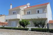 Apartments with a parking space Supetar, Brac - 5385